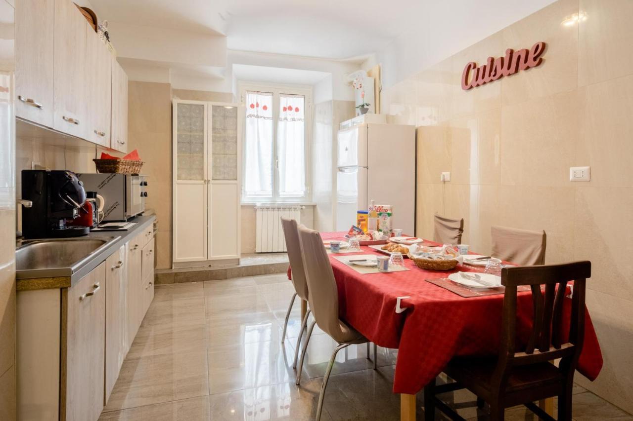 4-Bdr Apt Among Colosseum&Termini 10-People Apartment Рим Екстериор снимка