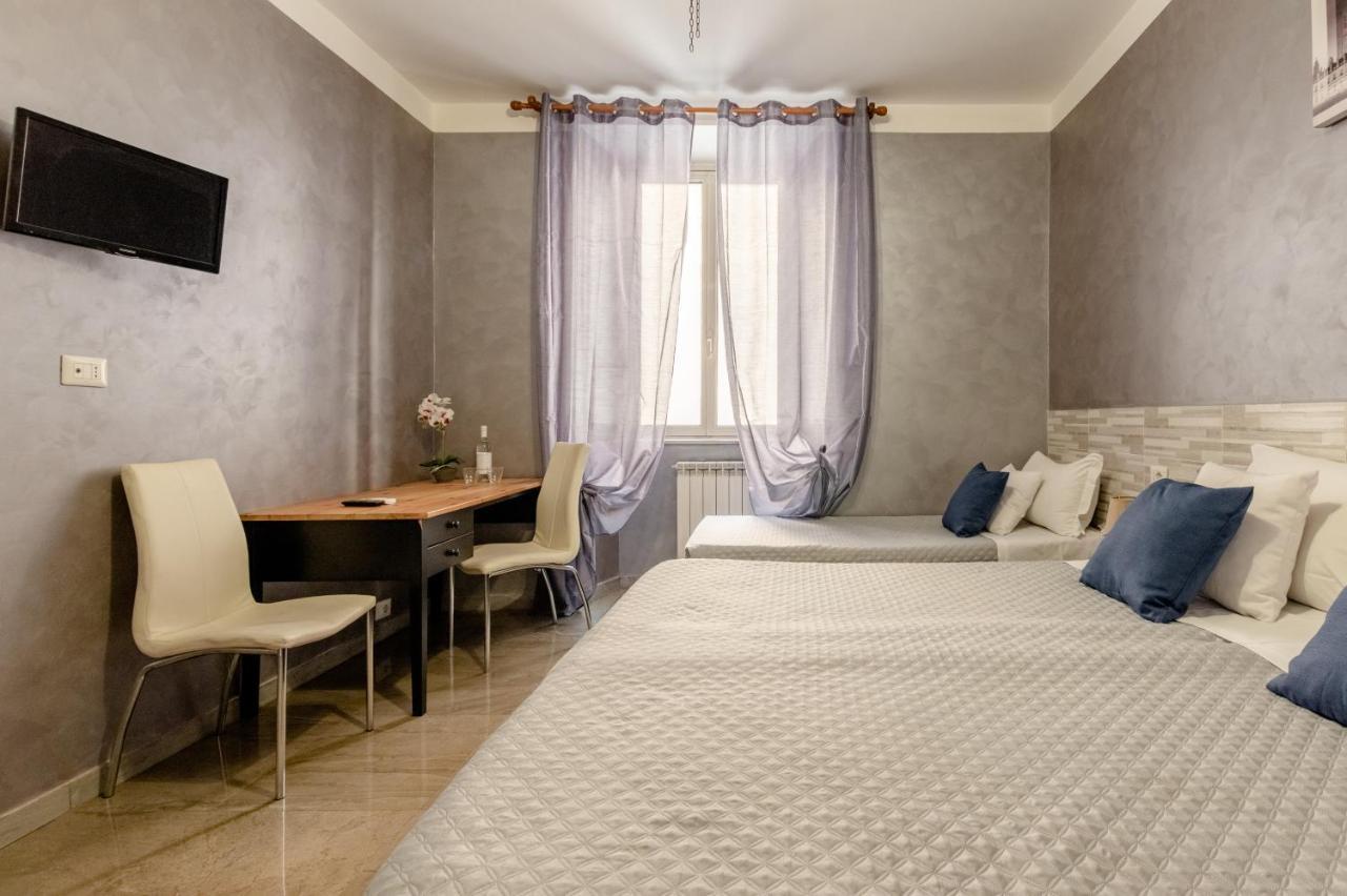 4-Bdr Apt Among Colosseum&Termini 10-People Apartment Рим Екстериор снимка